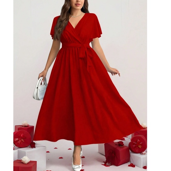 Plus Floral Print Surplice Butterfly Sleeve Maxi Dress - Picture 7 of 9